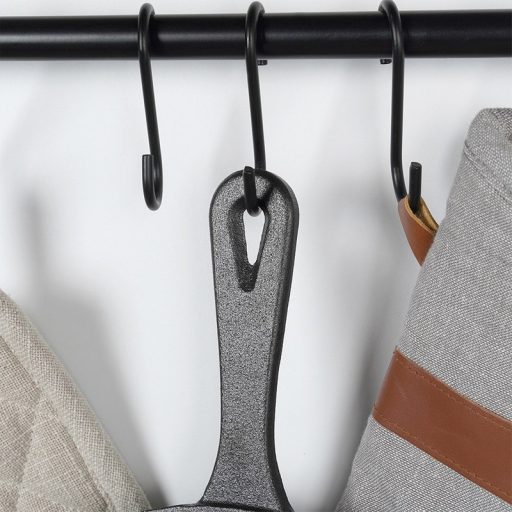 Öntöttvas serpenyő szilikon fogantyúvédővel 30 cm – CAST LINE